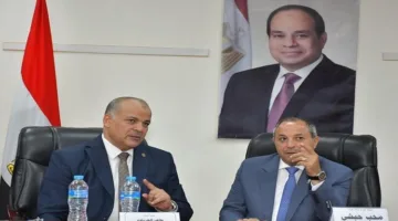 محافظ بورسعيد يشرف على سير الامتحانات من غرفة عمليات مديرية التعليم