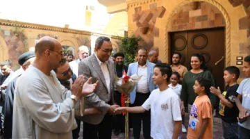 محافظ قنا يقوم بزيارة دور الأيتام في قنا ونجع حمادي لتقديم التهاني بمناسبة عيد الأضحى المبارك.