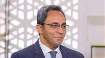 محافظ قنا يناقش مطالب المواطنين ويشدد على أهمية تلبية احتياجاتهم كأولوية قصوى