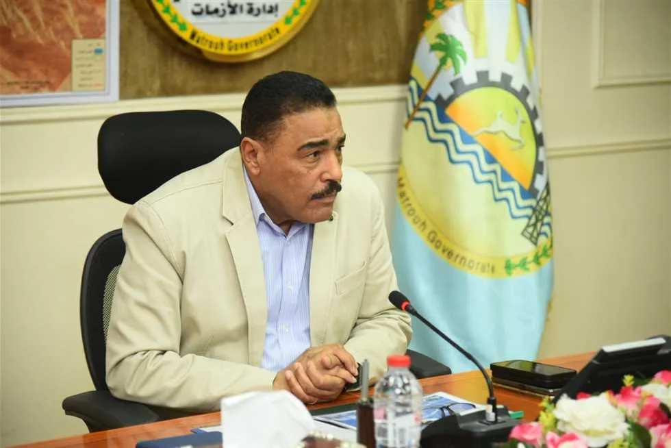 محافظ مطروح يتخذ قرارين جديدين بشأن مسؤولين حكوميين لهذا السبب (التفاصيل) محافظ مطروح يتخذ قرارين جديدين بشأن مسؤولين حكوميين لهذا السبب (التفاصيل)