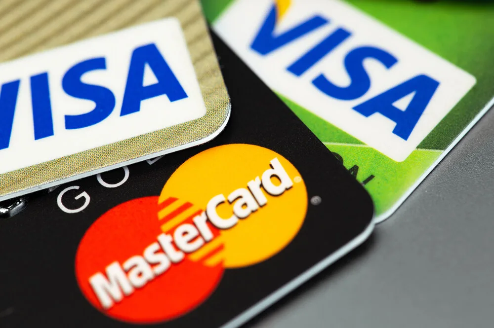 محكمة بريطانية تحكم على فيزا وماستركارد بانتهاك قانون المنافسة بسبب رسوم المعاملات