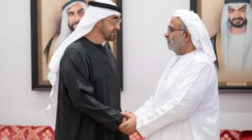 محمد بن زايد يقدم تعازيه في رحيل محمد مبارك المنصوري
