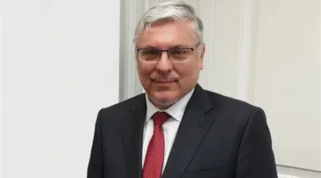 محمد جعفر الصدر يتساءل أمام الخارجية البريطانية: ما الذي يدفعكم إلى اتخاذ قراراتكم؟