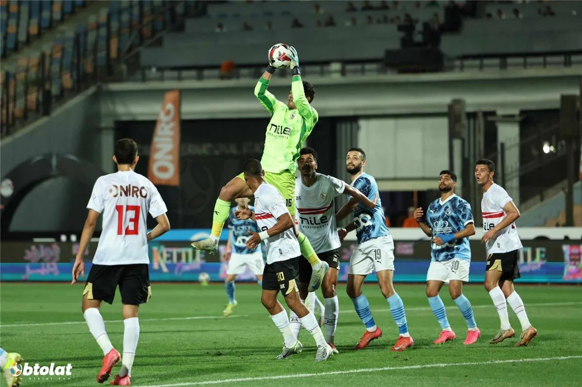 محمد صبحي يكشف ما دار بينه وبين الجهاز الفني أثناء تبديله أمام بيراميدز بعد تصديه لـ 8 ركلات جزاء محمد صبحي يكشف ما دار بينه وبين الجهاز الفني أثناء تبديله أمام بيراميدز بعد تصديه لـ 8 ركلات جزاء