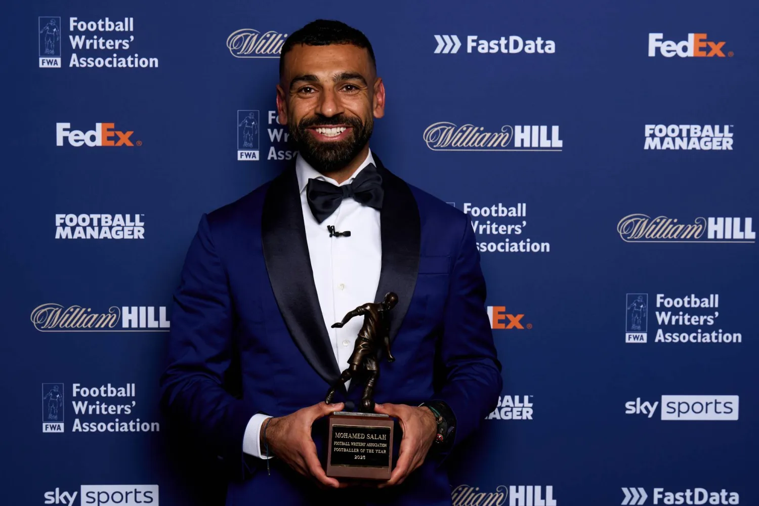 محمد صلاح يغادر القاهرة بعد انتهاء عطلته في البحر الأحمر. محمد صلاح يغادر القاهرة بعد انتهاء عطلته في البحر الأحمر.