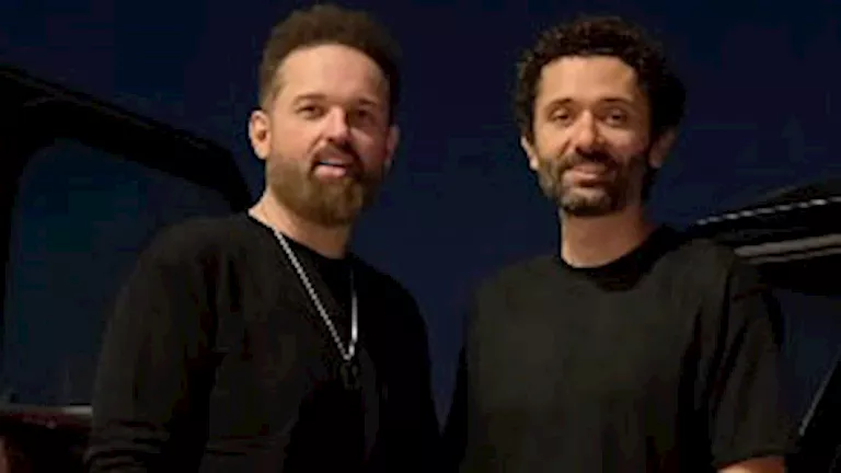 محمد محمود عبدالعزيز يحتفل بعيد ميلاد شقيقه كريم ويهنئه. محمد محمود عبدالعزيز يحتفل بعيد ميلاد شقيقه كريم ويهنئه.