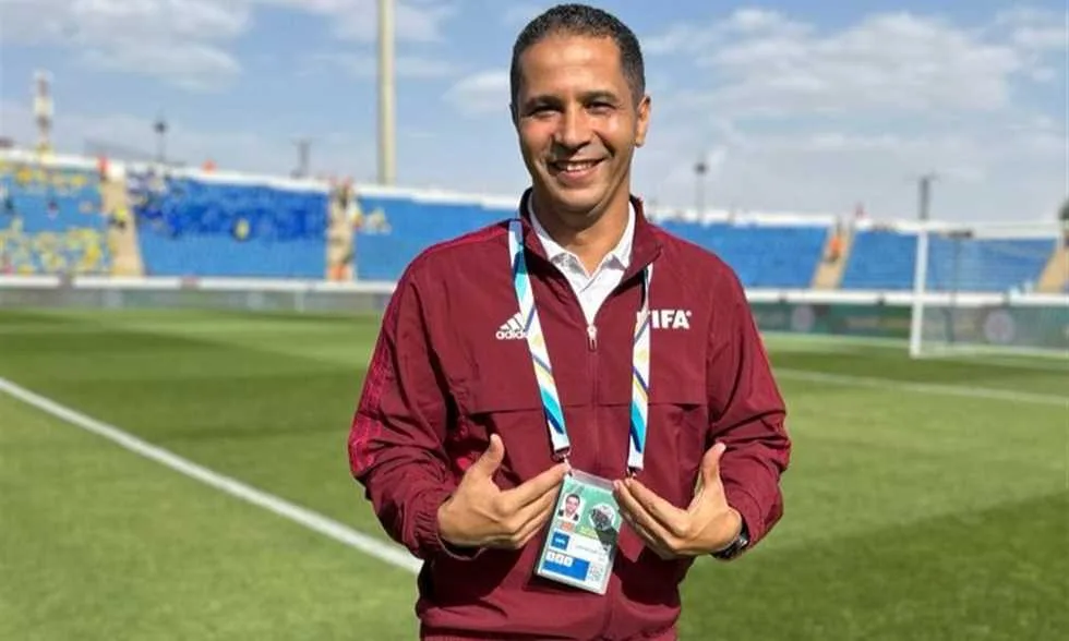 محمود عاشور يترأس التحكيم بالفيديو في مباراة باتشوكا وسالزبورغ محمود عاشور يترأس التحكيم بالفيديو في مباراة باتشوكا وسالزبورغ