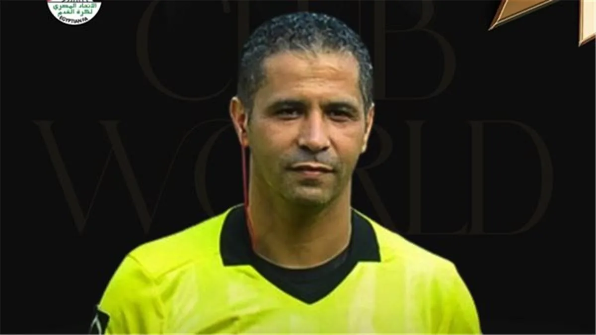 محمود عاشور يتولى التحكيم في تقنية الفيديو خلال مباراة مانشستر سيتي والعين في كأس العالم للأندية محمود عاشور يتولى التحكيم في تقنية الفيديو خلال مباراة مانشستر سيتي والعين في كأس العالم للأندية