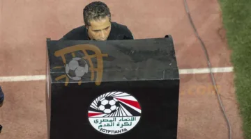 محمود عاشور يعود كمشرف على تقنية الفيديو في مباراة العين والوداد بجانب ربيعة.