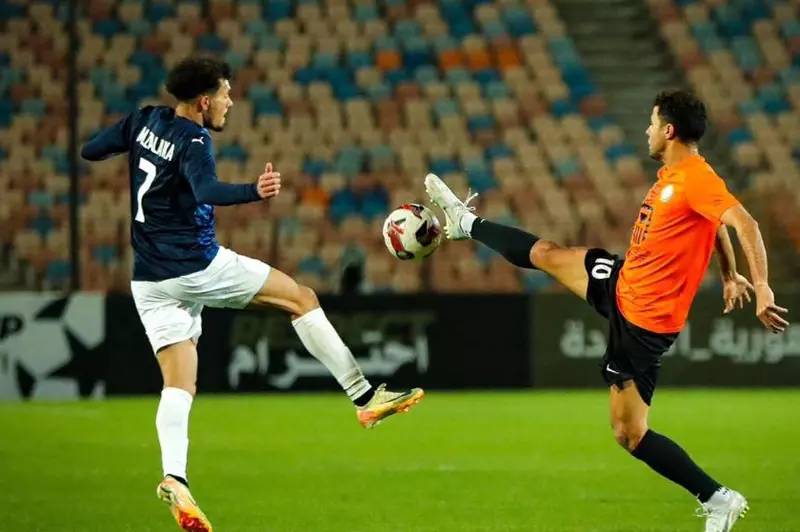 محمود وفا يُدير مباراة سيراميكا كليوباترا والبنك الأهلي في نهائي كأس الرابطة.