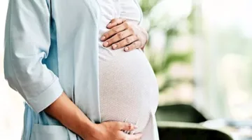 مخاطر مزدوجة: بحث ينبه من الحمل بعد سن الـ45