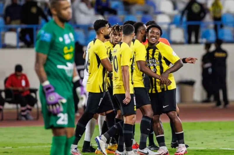 مدافع اتحاد جدة يبدأ فترة العلاج تحضيرًا لمباراة السوبر السعودي