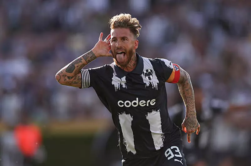 مدافع يتفوق على المهاجمين في تسجيل الأهداف.. راموس يُحقق إنجازًا تاريخيًا في كأس العالم للأندية مدافع يتفوق على المهاجمين في تسجيل الأهداف.. راموس يُحقق إنجازًا تاريخيًا في كأس العالم للأندية