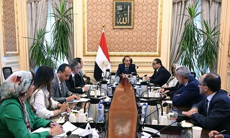 مدبولي: نرصد التطورات الإقليمية ونحلل تأثيرها على الوضع الداخلي مدبولي: نرصد التطورات الإقليمية ونحلل تأثيرها على الوضع الداخلي