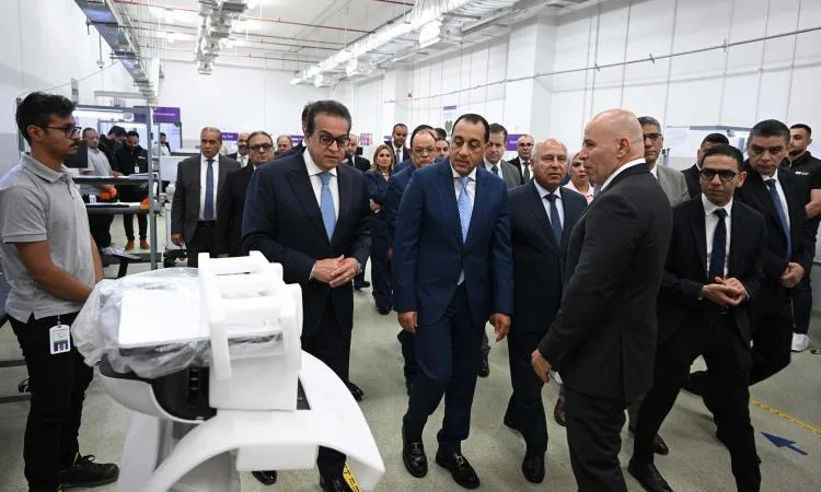مدبولي يزور موقع بناء أول مصنع في الشرق الأوسط لصنع أجهزة السونار والرنين. مدبولي يزور موقع بناء أول مصنع في الشرق الأوسط لصنع أجهزة السونار والرنين.