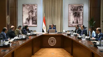 مدبولي يعرض التوصيات والاقتراحات المقدمة في برنامج “المواجهة”