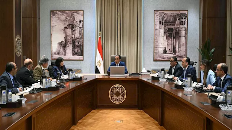 مدبولي يعرض التوصيات والاقتراحات المقدمة في برنامج “المواجهة”