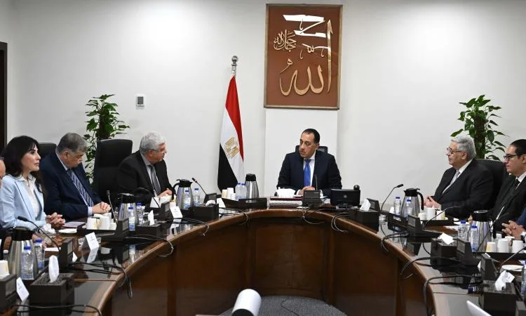 مدبولي يناقش نتائج التعاون بين جامعة أكسفورد ومستشفى 500500 مدبولي يناقش نتائج التعاون بين جامعة أكسفورد ومستشفى 500500