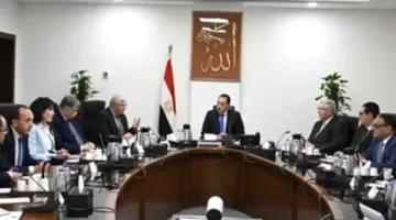 “مدبولي” يناقش نتائج الشراكة بين جامعة أكسفورد ومستشفى 500500 في مجال تطوير علاجات للسرطان