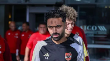 مدحت شلبي يعبّر عن استيائه من سلوك الشحات في معسكر الأهلي