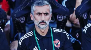 مدرب الأهلي يتراجع عن ارتداء شارة التضامن مع فلسطين بقرار من الفيفا