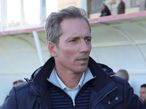 مدرب الزمالك الجديد: سانتوس ينضم إلى الأسماء المرشحة للمنصب مدرب الزمالك الجديد: سانتوس ينضم إلى الأسماء المرشحة للمنصب
