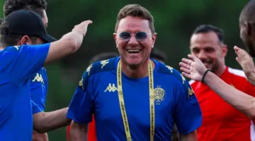 مدرب الوداد المغربي قد يغيب عن مباراة العين في كأس العالم للأندية بسبب هذا السبب