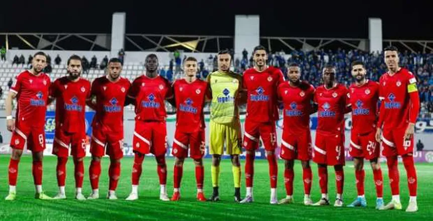 مدرب الوداد المغربي يتعرض لحادث قبل مباراة العين في كأس العالم للأندية