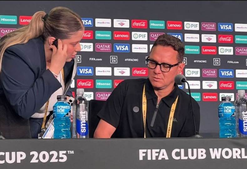 مدرب الوداد: هدفنا في المونديال ليس السياحة وسنستعد جيدًا للتحدي. مدرب الوداد: هدفنا في المونديال ليس السياحة وسنستعد جيدًا للتحدي.