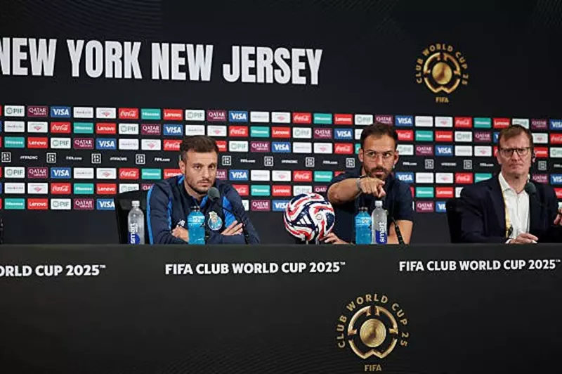 مدرب بورتو: الأهلي بطل مصر وأفريقيا.. ولدينا فرصة لإسعاد مشجعينا في كأس العالم للأندية مدرب بورتو: الأهلي بطل مصر وأفريقيا.. ولدينا فرصة لإسعاد مشجعينا في كأس العالم للأندية