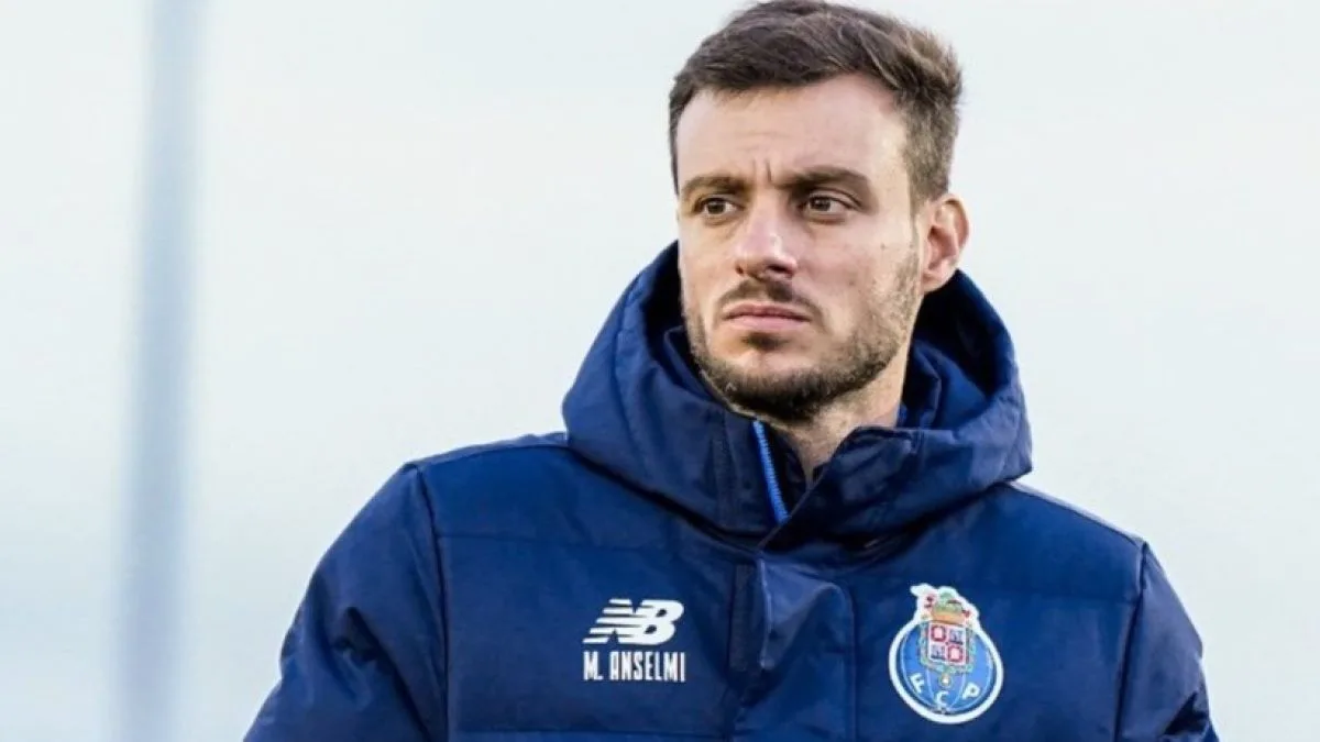 مدرب بورتو يطلب دعم الأهلي وسط استياء جماهيري مدرب بورتو يطلب دعم الأهلي وسط استياء جماهيري