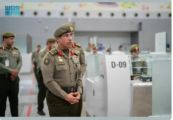مدير عام الجوازات يتفقد تقدم العمل في مجمع صالات الحج بمطار الملك عبد العزيز الدولي مدير عام الجوازات يتفقد تقدم العمل في مجمع صالات الحج بمطار الملك عبد العزيز الدولي