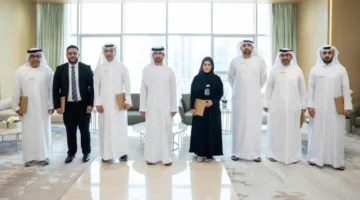 مدير محاكم دبي يثني على فريق مركز الاتصال تقديراً لإنجازاتهم المتميزة
