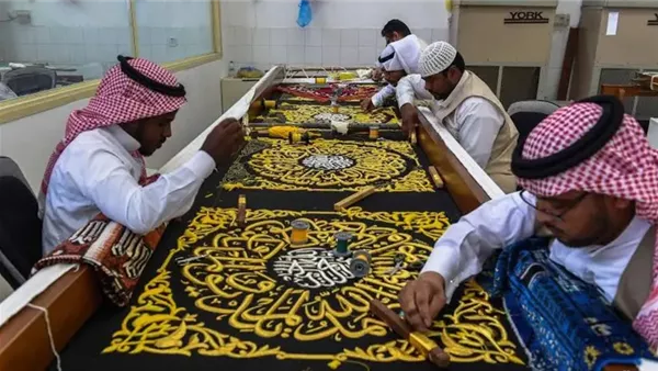 مراحل صناعة كسوة الكعبة المشرفة: تفاصيل تبرز أهمية الصناعة المرتبطة بالبيت الحرام مراحل صناعة كسوة الكعبة المشرفة: تفاصيل تبرز أهمية الصناعة المرتبطة بالبيت الحرام