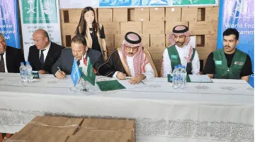 مركز الملك سلمان للإغاثة يوزع 161 طنًا من التمور على برنامج الغذاء العالمي في طاجيكستان