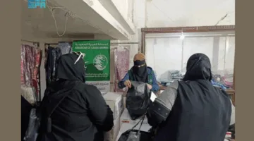 مركز الملك سلمان يقدّم 139 قطعة ملابس في حلب لمساعدة الأسر السورية المحتاجة