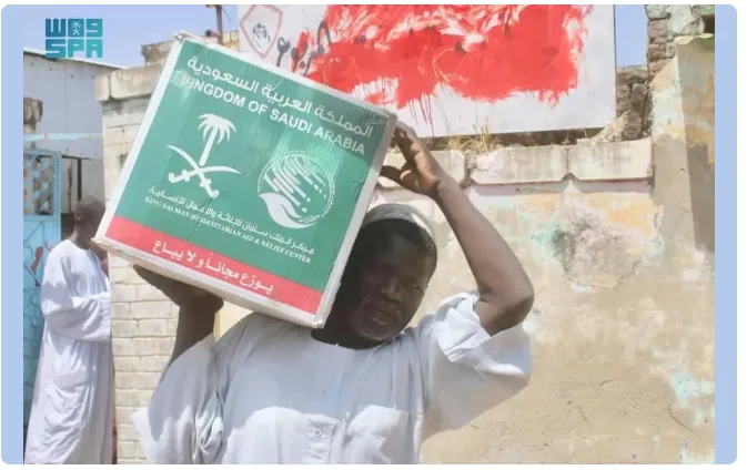 مركز الملك سلمان يوزع 1500 حزمة غذائية في ولاية سنار بالسودان
