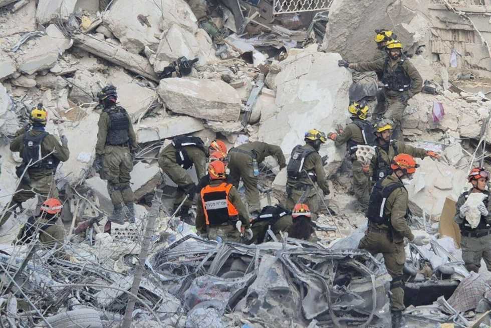 مسؤول إسرائيلي: نحن في مرحلة حرجة تفصلنا 48 ساعة عن مواجهة مع إيران مسؤول إسرائيلي: نحن في مرحلة حرجة تفصلنا 48 ساعة عن مواجهة مع إيران