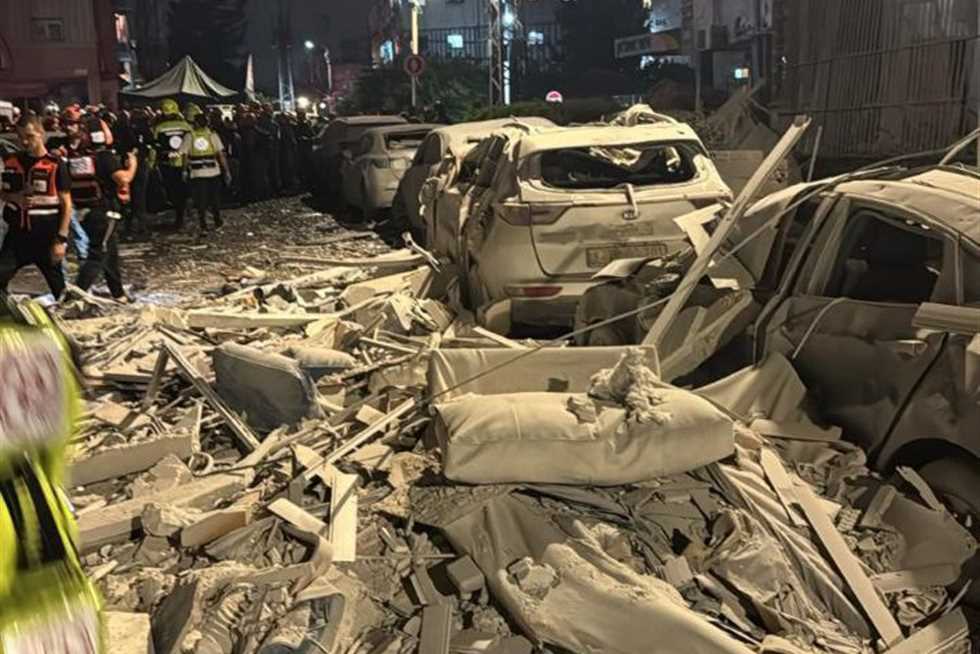 مسؤول في البيت الأبيض: خيارات الضربات الأمريكية تشمل أهدافاً في إيران، بما في ذلك المنشآت النووية. مسؤول في البيت الأبيض: خيارات الضربات الأمريكية تشمل أهدافاً في إيران، بما في ذلك المنشآت النووية.