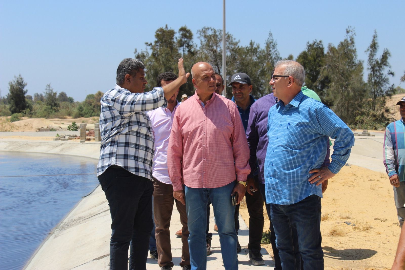 مسؤولو “الإسكان” يرصدون مشاريع البنية التحتية في مدينة برج العرب الجديدة. مسؤولو “الإسكان” يرصدون مشاريع البنية التحتية في مدينة برج العرب الجديدة.