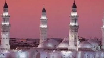مسجد القبلتين: أهميته والأحاديث المتعلقة به