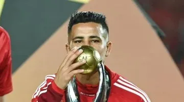 مشكلة الرواتب تعوق خروج رضا سليم من الأهلي على سبيل الإعارة.