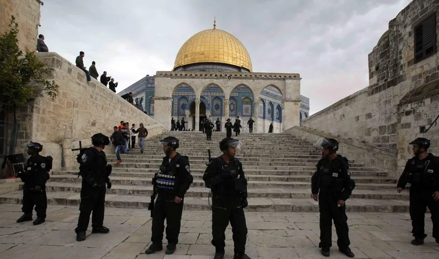 مشهد يجسد التحدي: كيف احتفل الفلسطينيون بعيد الأضحى وسط دمار غزة؟ (فيديو) مشهد يجسد التحدي: كيف احتفل الفلسطينيون بعيد الأضحى وسط دمار غزة؟ (فيديو)