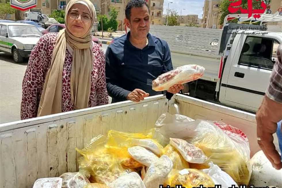 مصادر 417 كيلو جرام من اللحوم غير الصالحة للاستهلاك في المنيا. مصادر 417 كيلو جرام من اللحوم غير الصالحة للاستهلاك في المنيا.
