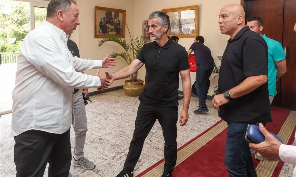 مصدر من النادي الأهلي يكشف لـ في الجول عن المواضيع المطروحة قبل اجتماع الخطيب مع ريبيرو ويوسف