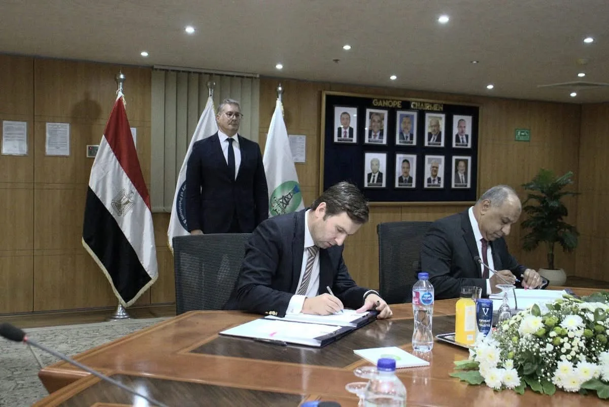 مصر تبرم اتفاقية جديدة مع “لوك أويل” الروسية لاستكشاف النفط في منطقة جنوب وادي السهل. مصر تبرم اتفاقية جديدة مع “لوك أويل” الروسية لاستكشاف النفط في منطقة جنوب وادي السهل.