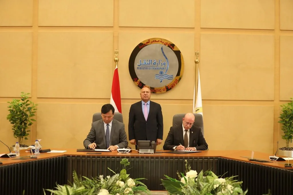 مصر تبرم اتفاقية لإنشاء سفينتين جديدتين مع شركة هانتونج الصينية مصر تبرم اتفاقية لإنشاء سفينتين جديدتين مع شركة هانتونج الصينية