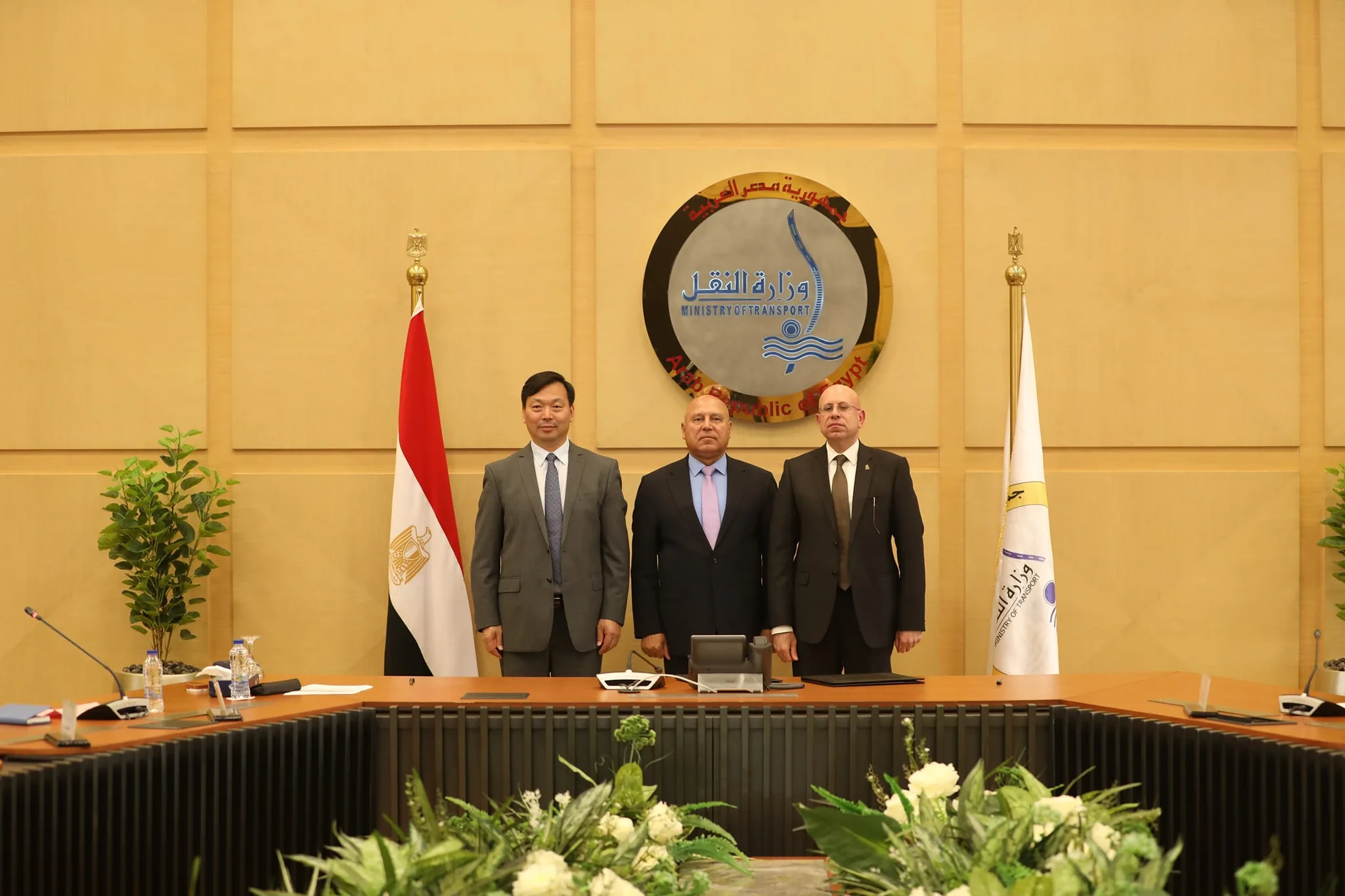 مصر تتفق مع شركة هانتونج الصينية لإنشاء سفينتين جديدتين لنقل البضائع السائلة. مصر تتفق مع شركة هانتونج الصينية لإنشاء سفينتين جديدتين لنقل البضائع السائلة.