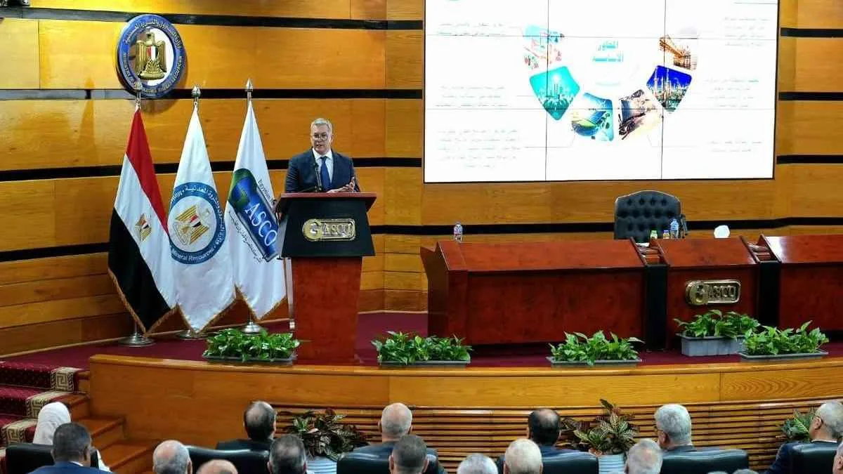 مصر تتيح 7 مناطق جديدة لشركات محلية ودولية لاستكشاف النفط مصر تتيح 7 مناطق جديدة لشركات محلية ودولية لاستكشاف النفط