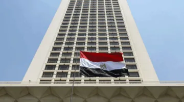 مصر تعبر عن مخاوفها من الأحداث الأخيرة في إيران وتستنكر التصعيد المتزايد.